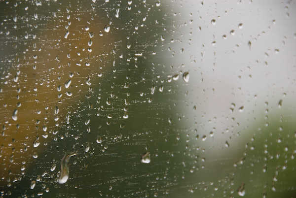 Regen am Fenster des ICN