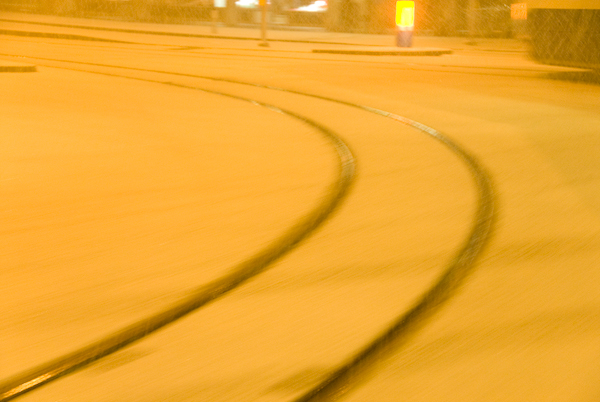 Tramschienen im Schnee, Kurve bei der Sihlpost